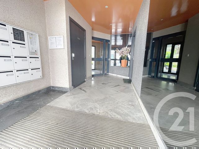 Afficher la photo en grand Appartement F3 à vendre - 3 pièces - 73 m2 - Le Kremlin Bicetre - 94 - ILE-DE-FRANCE