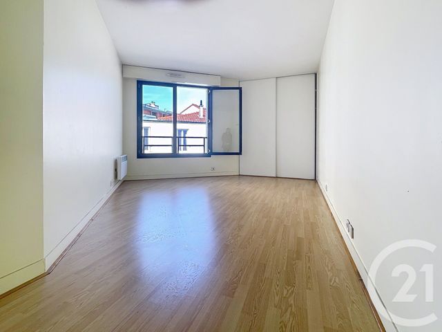 Afficher la photo en grand Appartement F3 à vendre - 3 pièces - 73 m2 - Le Kremlin Bicetre - 94 - ILE-DE-FRANCE