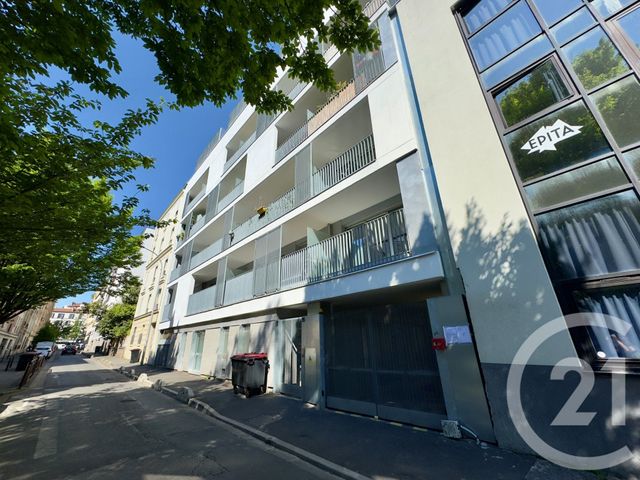 Parking à louer - 12 m2 - Le Kremlin Bicetre - 94 - ILE-DE-FRANCE