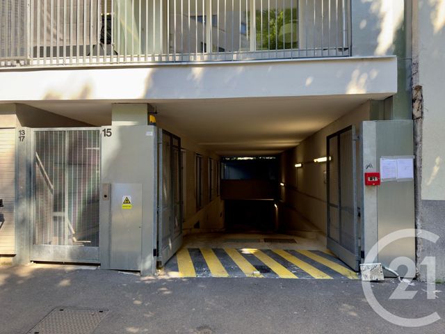 Afficher la photo en grand Parking à louer - 12 m2 - Le Kremlin Bicetre - 94 - ILE-DE-FRANCE