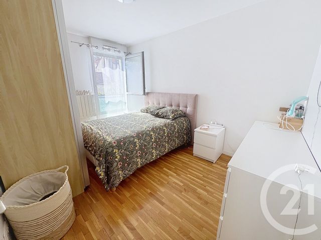 Afficher la photo en grand Appartement F3 à vendre - 3 pièces - 60,77 m2 - Villejuif - 94 - ILE-DE-FRANCE