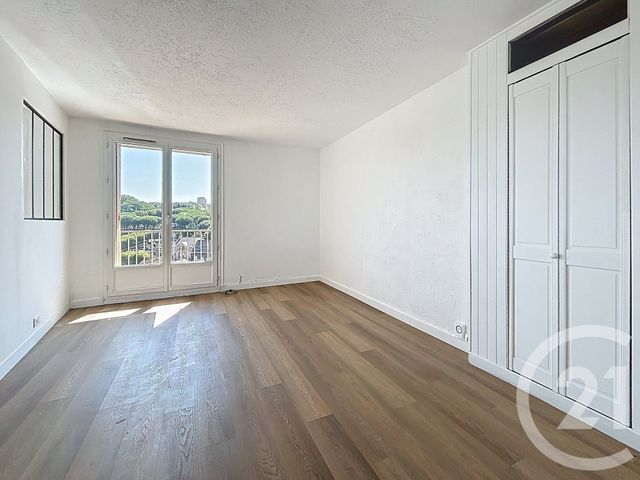 Afficher la photo en grand Appartement F4 à louer - 4 pièces - 74,66 m2 - Arcueil - 94 - ILE-DE-FRANCE