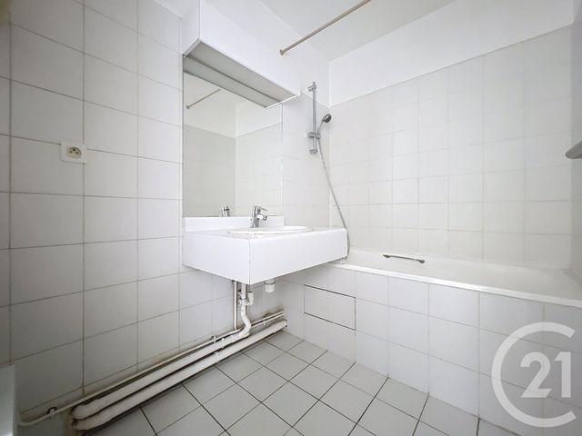 Afficher la photo en grand Appartement à vendre - 2 pièces - 50 m2 - Le Kremlin Bicetre - 94 - ILE-DE-FRANCE