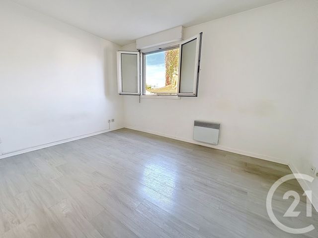 Afficher la photo en grand Appartement à vendre - 2 pièces - 50 m2 - Le Kremlin Bicetre - 94 - ILE-DE-FRANCE