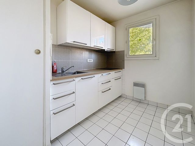 Afficher la photo en grand Appartement à vendre - 2 pièces - 50 m2 - Le Kremlin Bicetre - 94 - ILE-DE-FRANCE