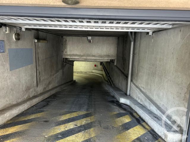 Parking à louer - 12 m2 - Le Kremlin Bicetre - 94 - ILE-DE-FRANCE