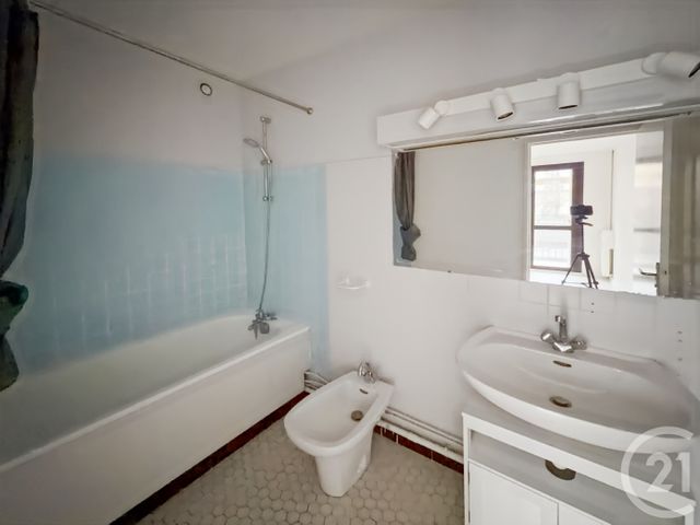 Appartement F2 à louer - 2 pièces - 46,36 m2 - Le Kremlin Bicetre - 94 - ILE-DE-FRANCE