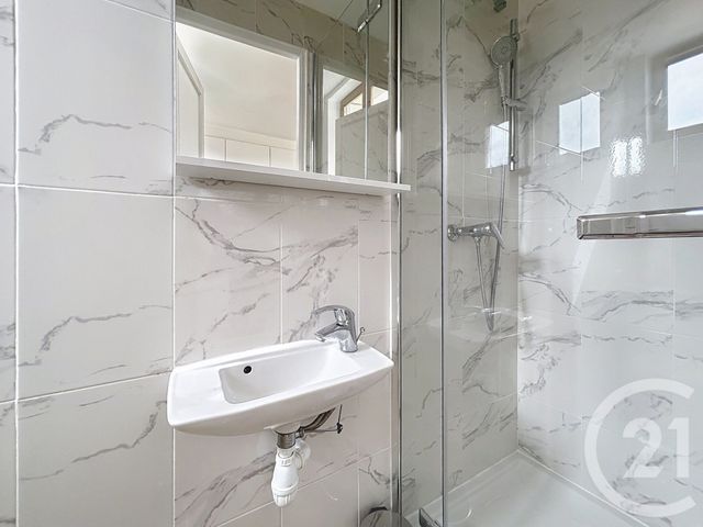 Appartement à louer - 3 pièces - 31,30 m2 - Le Kremlin Bicetre - 94 - ILE-DE-FRANCE