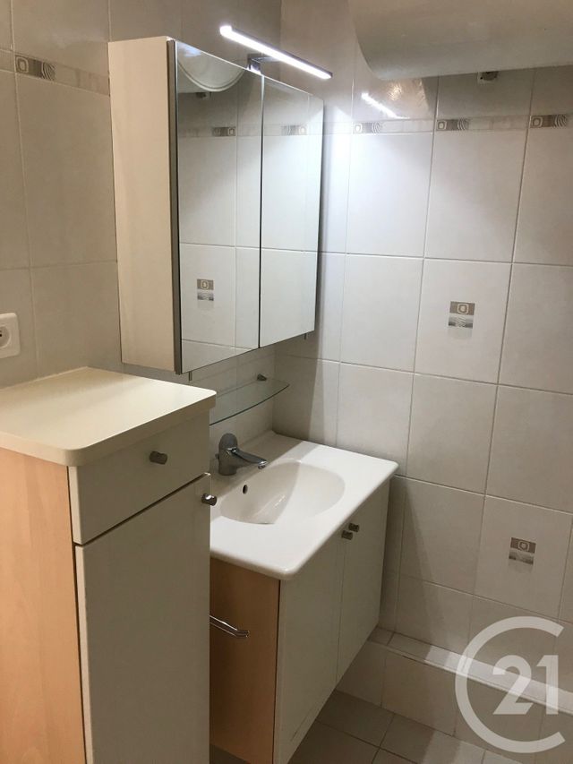 Appartement F3 &agrave; louer - 3 pi&egrave;ces - 50,16 m2 - Villejuif - 94 - ILE-DE-FRANCE