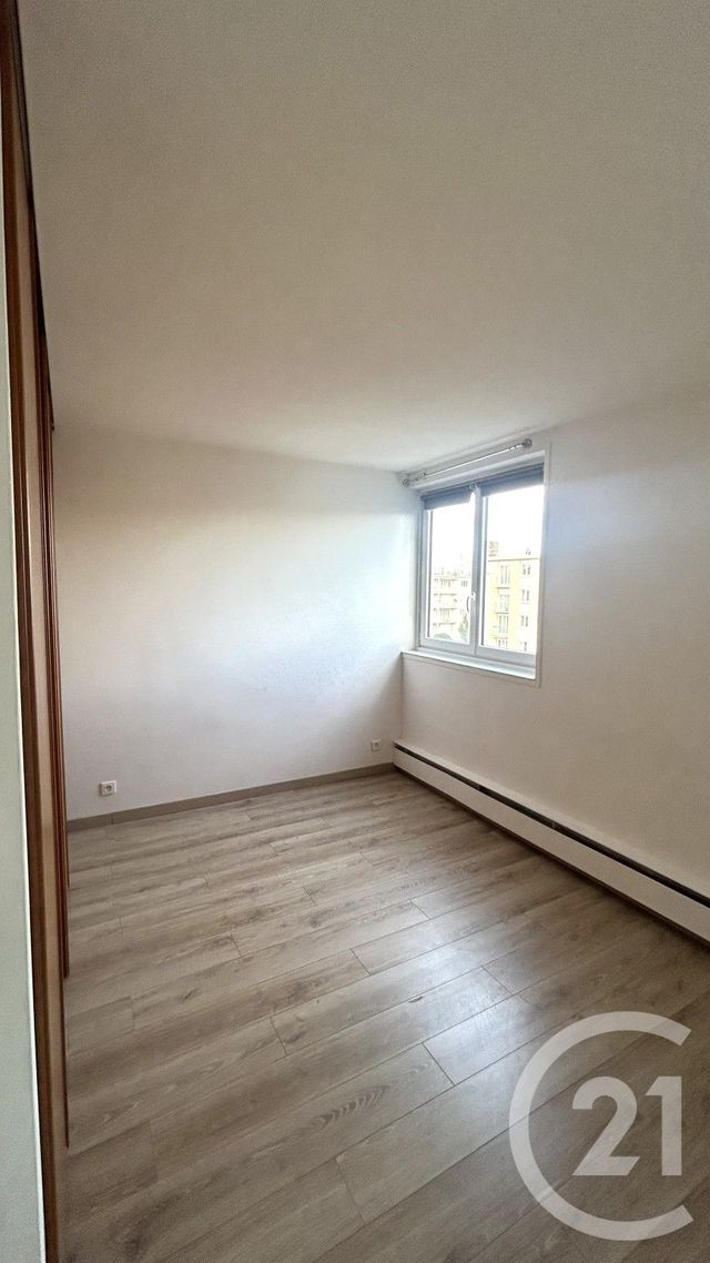 Appartement F3 &agrave; louer - 3 pi&egrave;ces - 50,16 m2 - Villejuif - 94 - ILE-DE-FRANCE