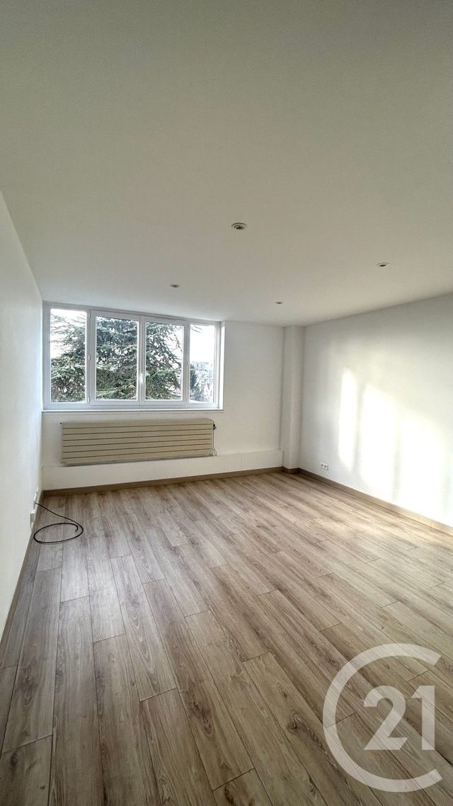 Appartement F3 &agrave; louer - 3 pi&egrave;ces - 50,16 m2 - Villejuif - 94 - ILE-DE-FRANCE