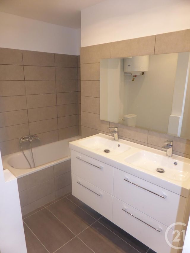 Appartement F3 &agrave; louer - 3 pi&egrave;ces - 63 m2 - Le Kremlin Bicetre - 94 - ILE-DE-FRANCE