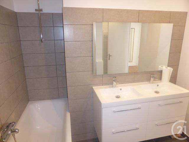 Appartement F3 &agrave; louer - 3 pi&egrave;ces - 63 m2 - Le Kremlin Bicetre - 94 - ILE-DE-FRANCE