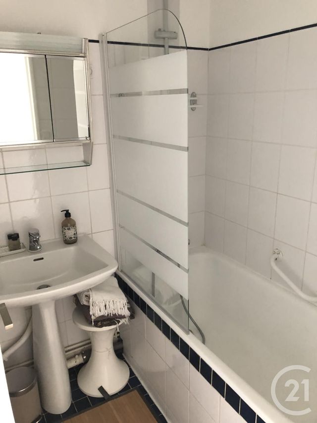 Appartement F4 &agrave; louer - 4 pi&egrave;ces - 76,40 m2 - Le Kremlin Bicetre - 94 - ILE-DE-FRANCE