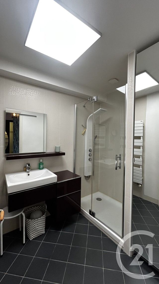 Appartement T2 &agrave; louer - 2 pi&egrave;ces - 45,75 m2 - Paris - 75010 - ILE-DE-FRANCE