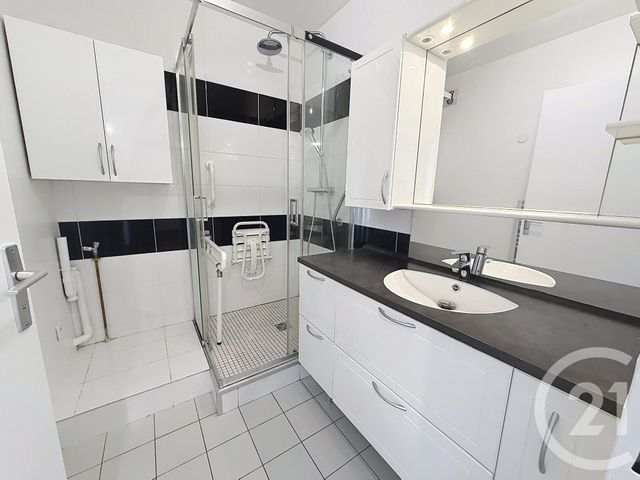 Appartement F3 &agrave; vendre - 3 pi&egrave;ces - 69,01 m2 - Le Kremlin Bicetre - 94 - ILE-DE-FRANCE