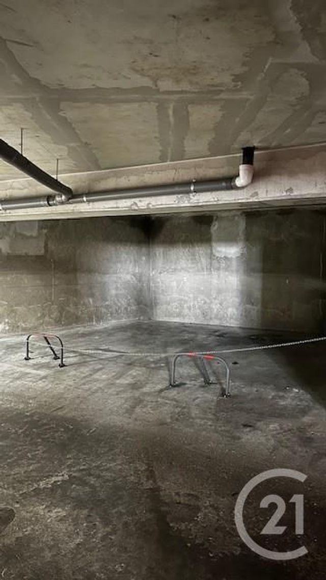 Parking &agrave; louer - 12 m2 - Le Kremlin Bicetre - 94 - ILE-DE-FRANCE