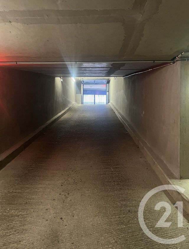 Parking &agrave; louer - 12 m2 - Le Kremlin Bicetre - 94 - ILE-DE-FRANCE