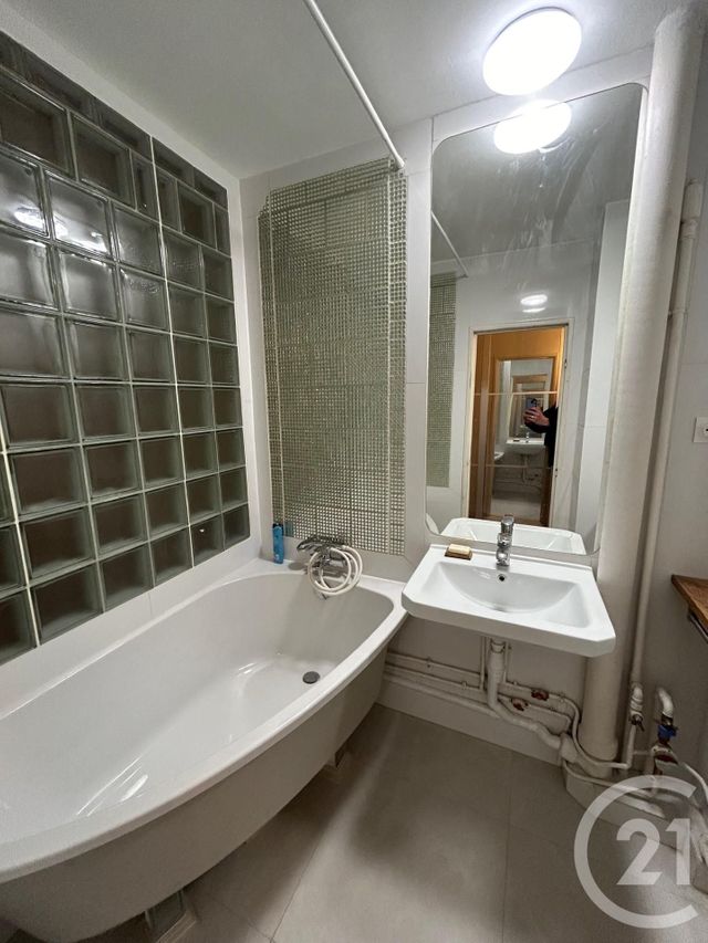 Appartement F4 &agrave; louer - 4 pi&egrave;ces - 60,55 m2 - Le Kremlin Bicetre - 94 - ILE-DE-FRANCE