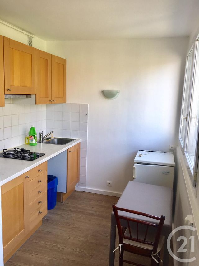 Appartement F1 &agrave; louer - 1 pi&egrave;ce - 20,20 m2 - Le Kremlin Bicetre - 94 - ILE-DE-FRANCE