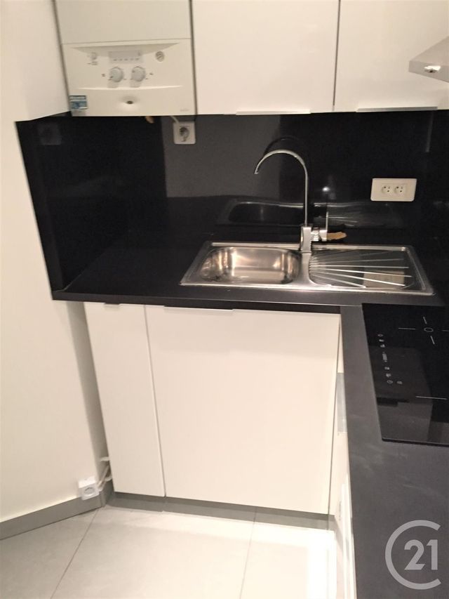 Appartement F2 &agrave; louer - 2 pi&egrave;ces - 42,50 m2 - Paris - 75015 - ILE-DE-FRANCE