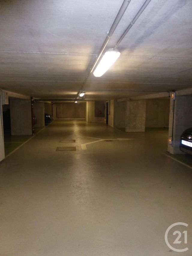 Parking &agrave; louer - 10 m2 - Le Kremlin Bicetre - 94 - ILE-DE-FRANCE