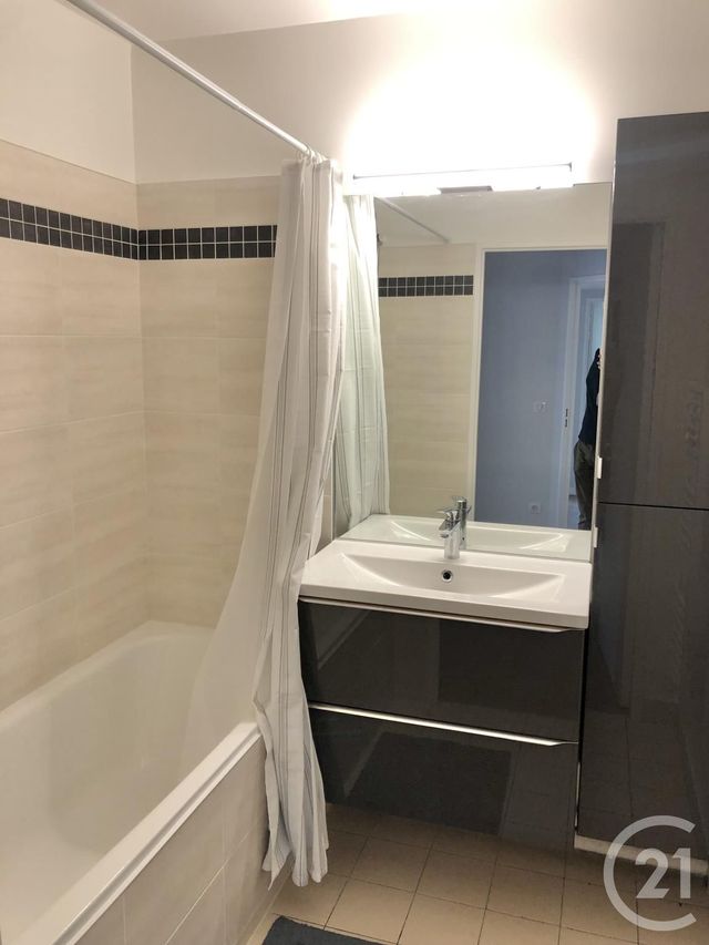 Appartement F3 &agrave; louer - 3 pi&egrave;ces - 72 m2 - Le Kremlin Bicetre - 94 - ILE-DE-FRANCE