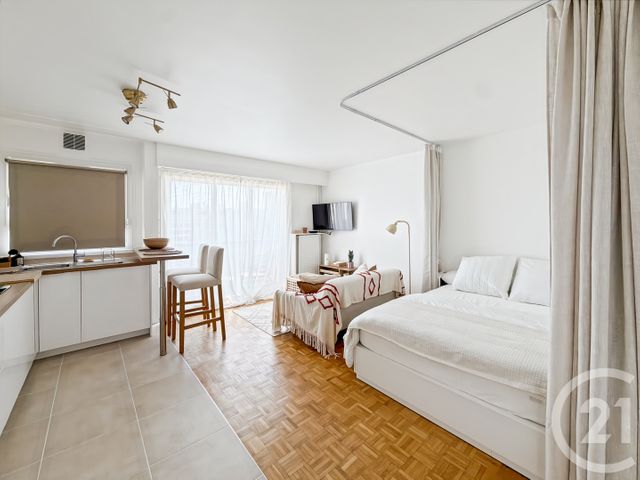 Appartement Studio à louer LE KREMLIN BICETRE