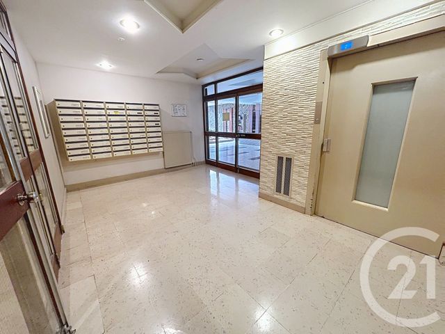 Appartement Chambre &agrave; vendre - 1 pi&egrave;ce - 10,13 m2 - Paris - 75020 - ILE-DE-FRANCE