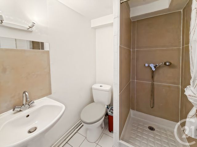 Appartement Studio &agrave; louer - 1 pi&egrave;ce - 23,74 m2 - Villejuif - 94 - ILE-DE-FRANCE