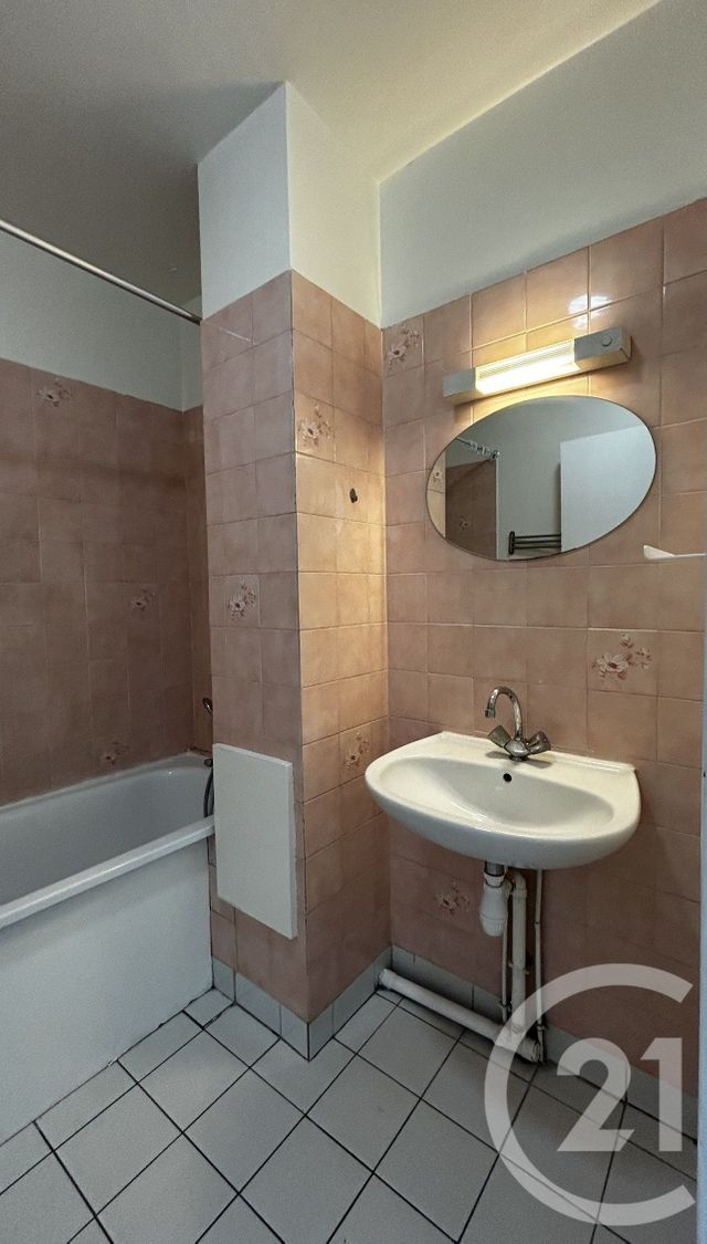 Appartement F1 &agrave; louer - 1 pi&egrave;ce - 31,77 m2 - Le Kremlin Bicetre - 94 - ILE-DE-FRANCE