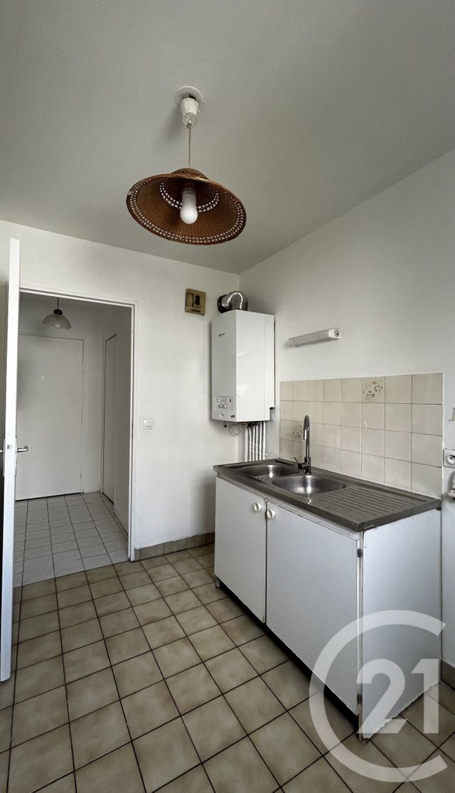 Appartement F1 &agrave; louer - 1 pi&egrave;ce - 31,77 m2 - Le Kremlin Bicetre - 94 - ILE-DE-FRANCE