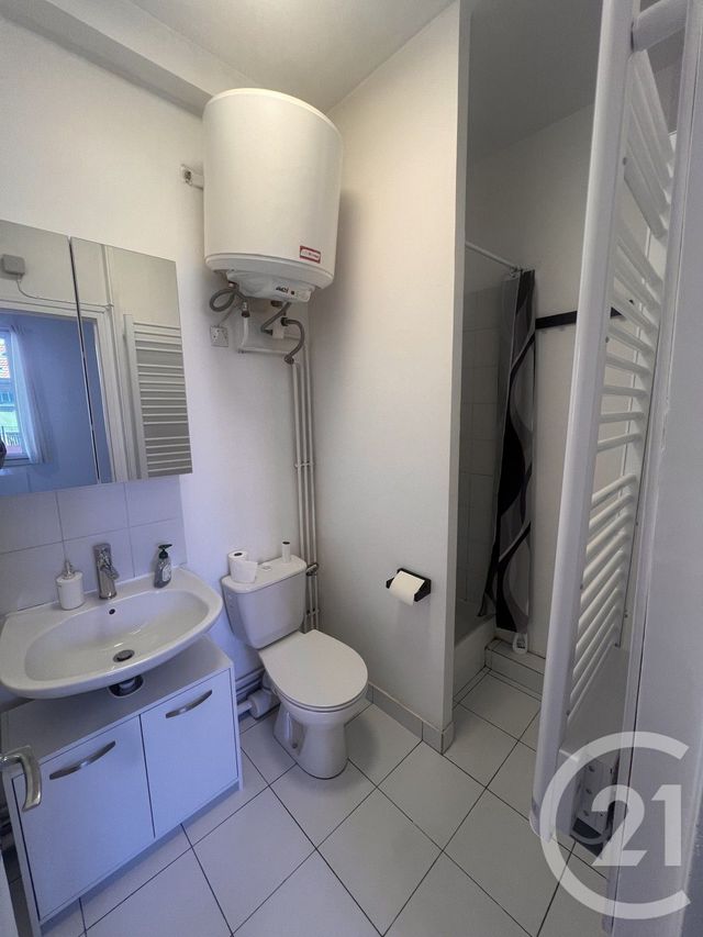 Appartement F1 &agrave; louer - 1 pi&egrave;ce - 22,66 m2 - Kremlin Bicetre - 94 - ILE-DE-FRANCE