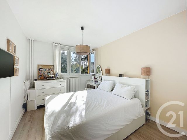 Appartement F5 à vendre - 5 pièces - 91,64 m2 - Villejuif - 94 - ILE-DE-FRANCE