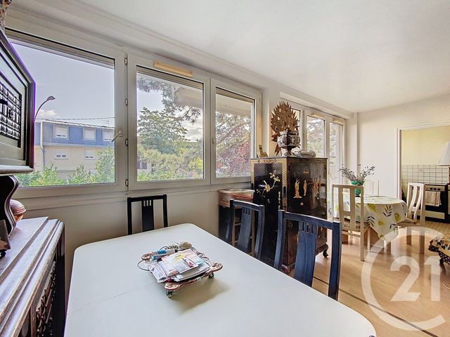 Appartement T3 à vendre - 3 pièces - 47 m2 - Villejuif - 94 - ILE-DE-FRANCE