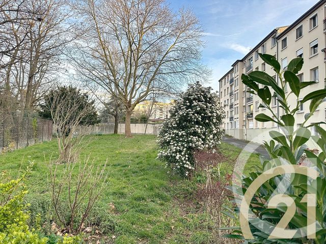 Appartement F5 à vendre - 5 pièces - 79 m2 - Villejuif - 94 - ILE-DE-FRANCE