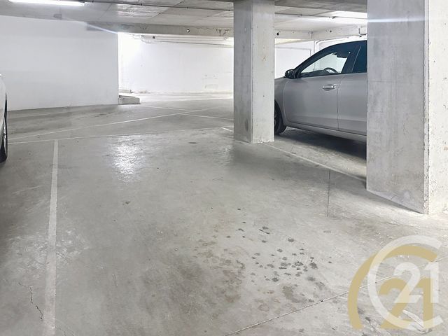 Afficher la photo en grand Parking à vendre - 12 m2 - Villejuif - 94 - ILE-DE-FRANCE