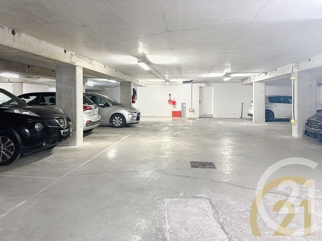 Afficher la photo en grand Parking à vendre - 12 m2 - Villejuif - 94 - ILE-DE-FRANCE