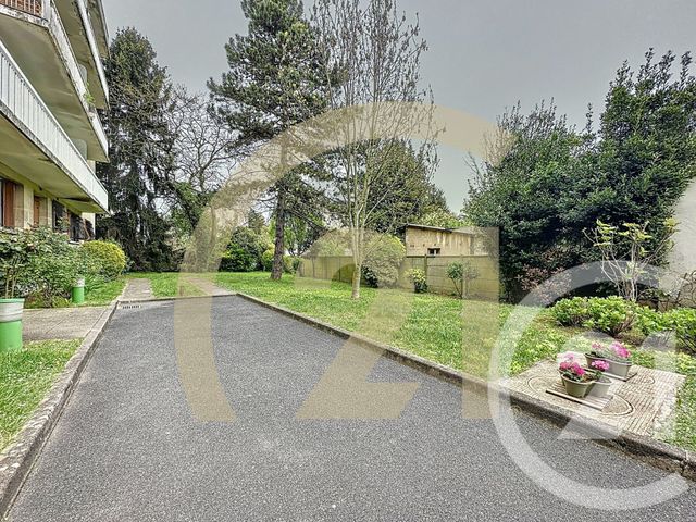 Afficher la photo en grand Appartement F2 à vendre - 2 pièces - 41,41 m2 - Villejuif - 94 - ILE-DE-FRANCE