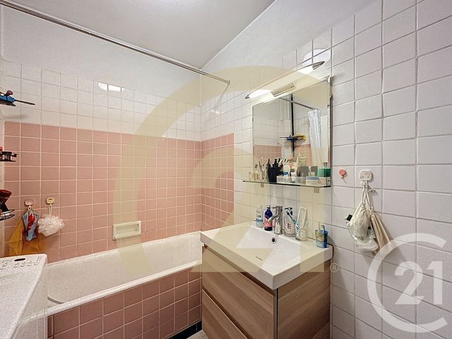 Afficher la photo en grand Appartement F2 à vendre - 2 pièces - 41,41 m2 - Villejuif - 94 - ILE-DE-FRANCE