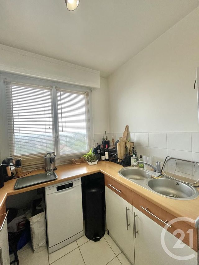 Afficher la photo en grand Appartement F2 à louer - 2 pièces - 42,96 m2 - Villejuif - 94 - ILE-DE-FRANCE