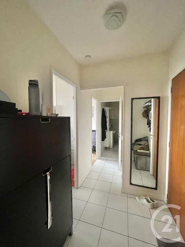 Afficher la photo en grand Appartement F2 à louer - 2 pièces - 42,96 m2 - Villejuif - 94 - ILE-DE-FRANCE