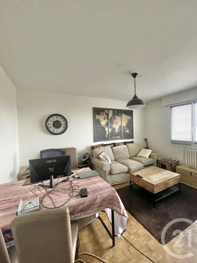 Afficher la photo en grand Appartement F2 à louer - 2 pièces - 42,96 m2 - Villejuif - 94 - ILE-DE-FRANCE