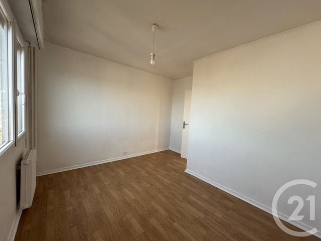 Appartement F4 à louer - 4 pièces - 76,99 m2 - Villejuif - 94 - ILE-DE-FRANCE