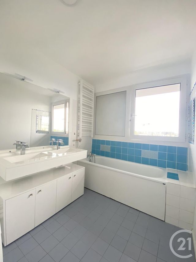 Appartement F4 &agrave; louer - 4 pi&egrave;ces - 75,78 m2 - Villejuif - 94 - ILE-DE-FRANCE