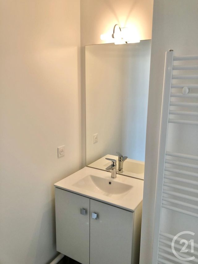 Appartement F3 &agrave; louer - 3 pi&egrave;ces - 65 m2 - Villejuif - 94 - ILE-DE-FRANCE