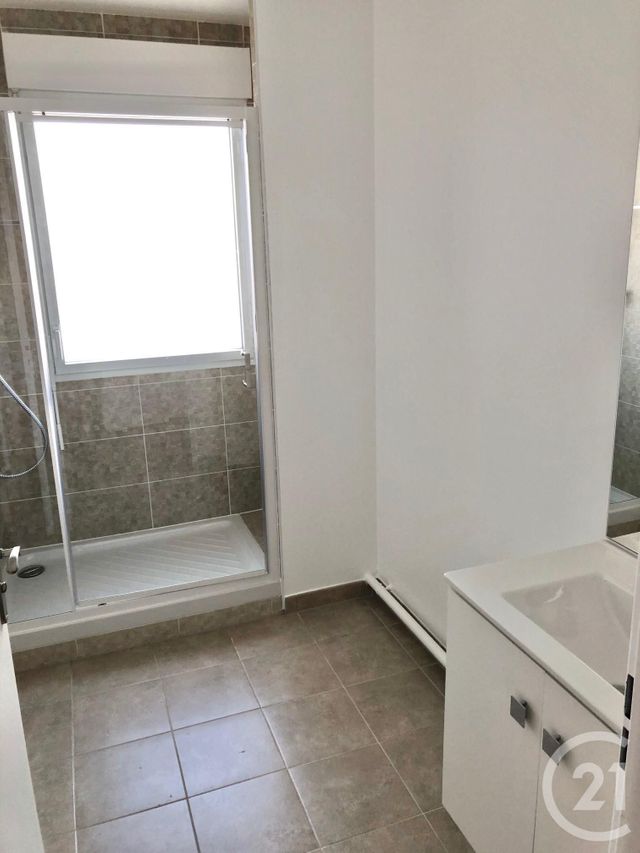 Appartement F3 &agrave; louer - 3 pi&egrave;ces - 65 m2 - Villejuif - 94 - ILE-DE-FRANCE