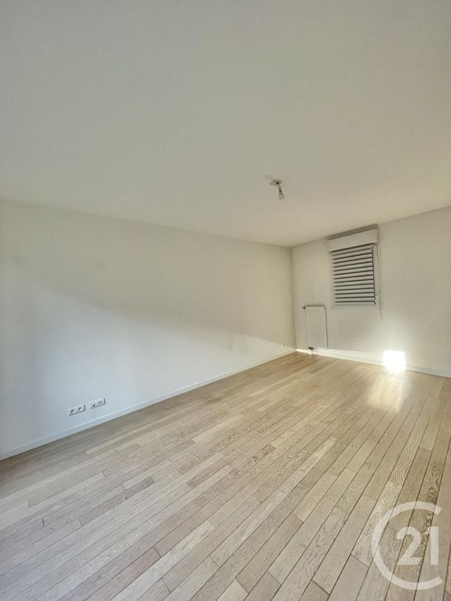 Maison &agrave; louer - 4 pi&egrave;ces - 72,80 m2 - Villejuif - 94 - ILE-DE-FRANCE