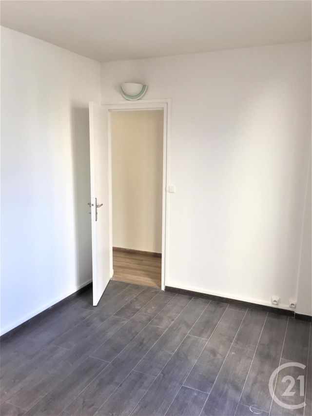 Appartement F3 &agrave; louer - 3 pi&egrave;ces - 54,51 m2 - Villejuif - 94 - ILE-DE-FRANCE