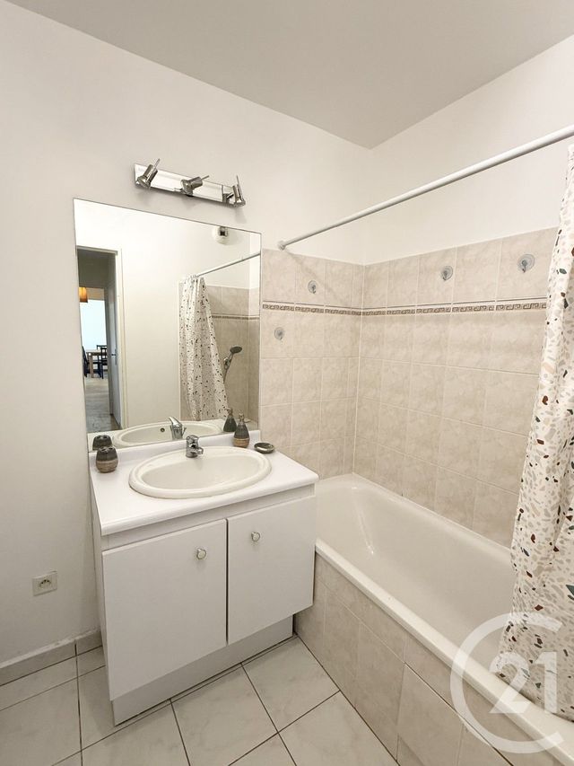 Appartement F3 &agrave; louer - 3 pi&egrave;ces - 62,25 m2 - Villejuif - 94 - ILE-DE-FRANCE